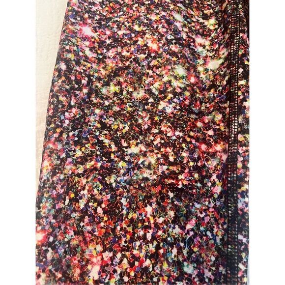 Terez Multi Color Capri Leggings NEW - Picture 2 of 5